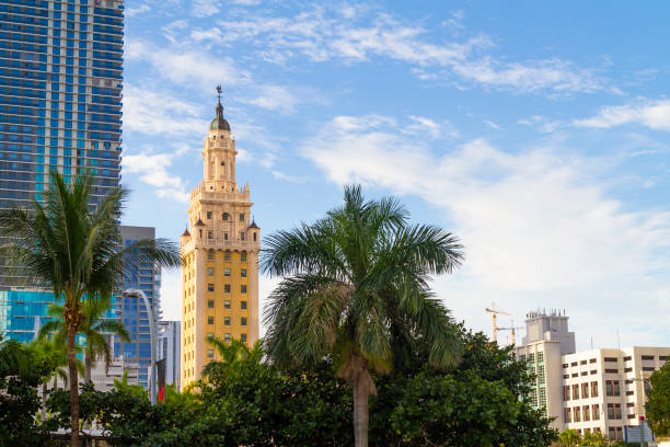 La Freedom Tower su Biscayne Boulevard a Miami