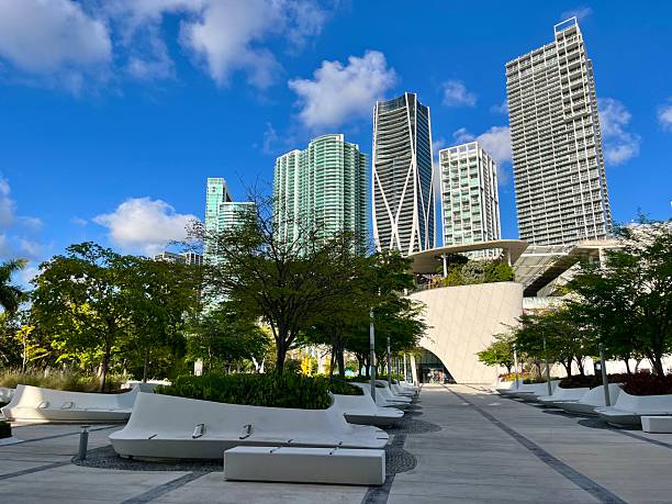 Il Perez Art Museum Miami con i giardini pensili sulla baia